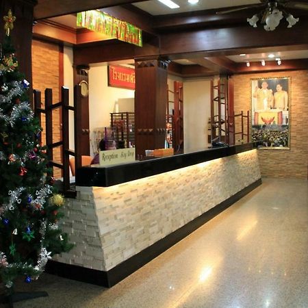 Sri Chumphon Hotel Ngoại thất bức ảnh