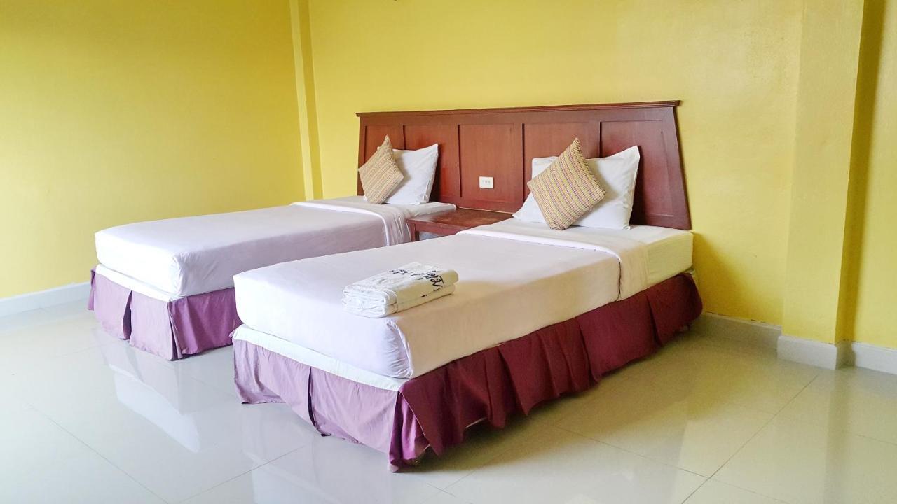 Sri Chumphon Hotel Ngoại thất bức ảnh
