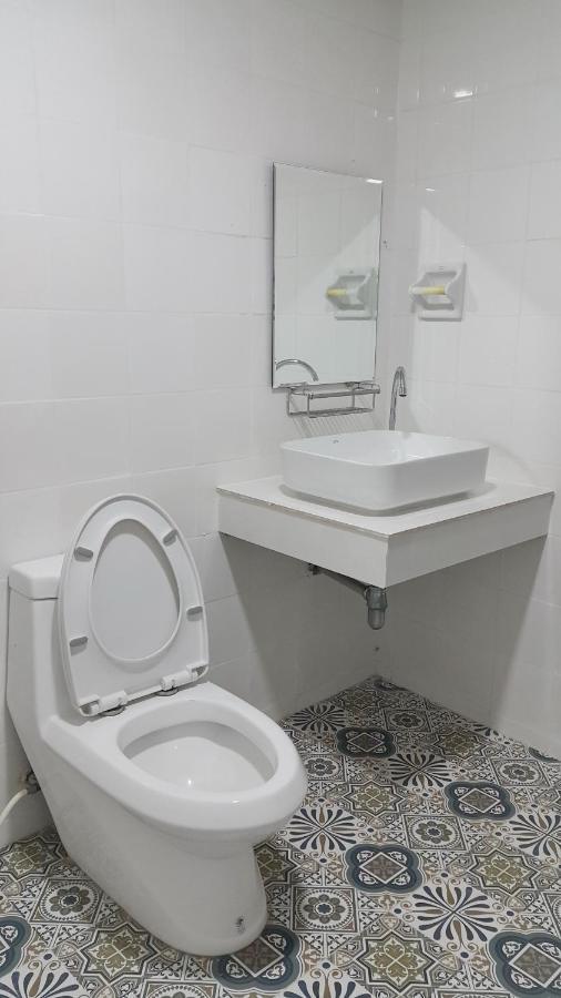 Sri Chumphon Hotel Ngoại thất bức ảnh